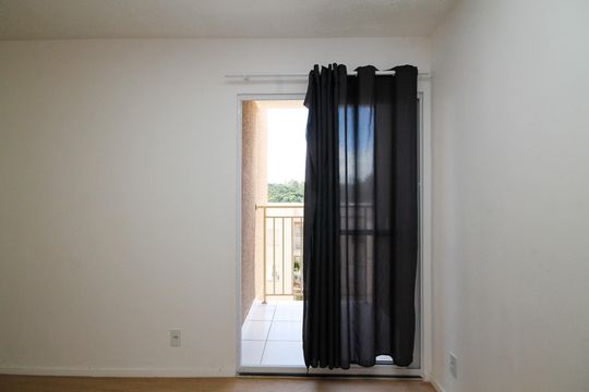 Varanda Sala de apartamento para alugar com 2 quartos, 45m² em Granja Viana, Cotia