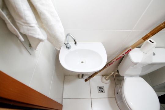 Banheiro de apartamento para alugar com 2 quartos, 45m² em Granja Viana, Cotia