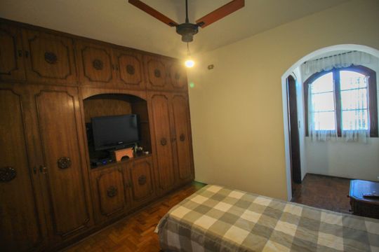 Casa à venda com 2 quartos, 220m² em Vila Bertioga, São Paulo