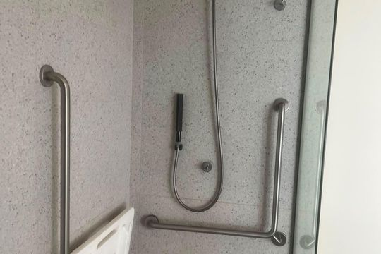 Banheiro de apartamento para alugar com 2 quartos, 30m² em Pinheiros, São Paulo