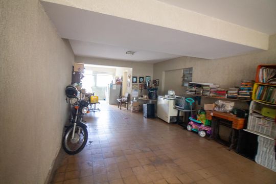 Garagem de casa à venda com 3 quartos, 216m² em Jardim Casablanca, São Paulo