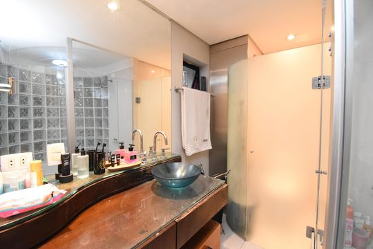 Banheiro do Studio de kitnet/studio para alugar com 1 quarto, 35m² em Campina do Siqueira, Curitiba