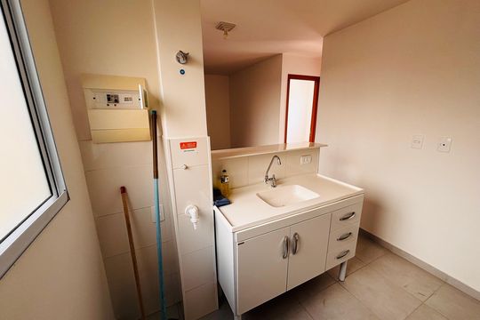 Cozinha de apartamento para alugar com 2 quartos, 49m² em Chácara Estela, Barueri