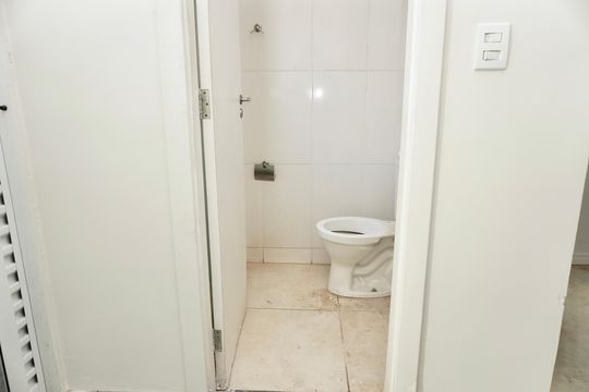 Banheiro da Suíte de kitnet/studio para alugar com 1 quarto, 42m² em São Francisco, Belo Horizonte