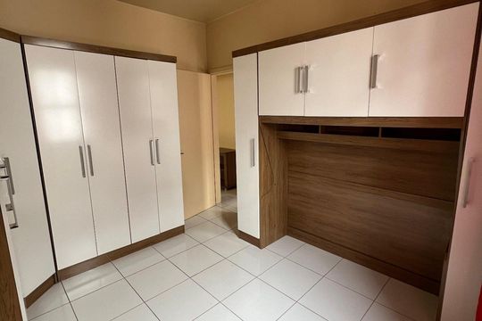 Quarto de apartamento à venda com 2 quartos, 60m² em Marechal Rondon, Canoas