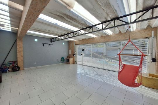 Garagem de casa à venda com 5 quartos, 224m² em Jardim Monte Libano, Santo André