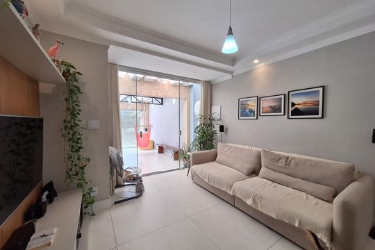 Sala  de casa à venda com 5 quartos, 224m² em Jardim Monte Libano, Santo André