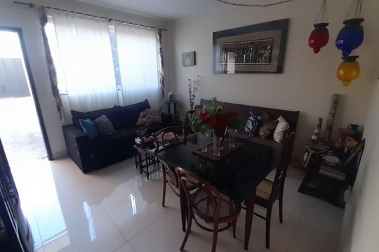 Sala de casa à venda com 3 quartos, 110m² em Parque Xangri-lá, Contagem