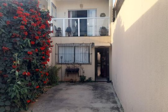 Fachada de casa à venda com 3 quartos, 110m² em Parque Xangri-lá, Contagem
