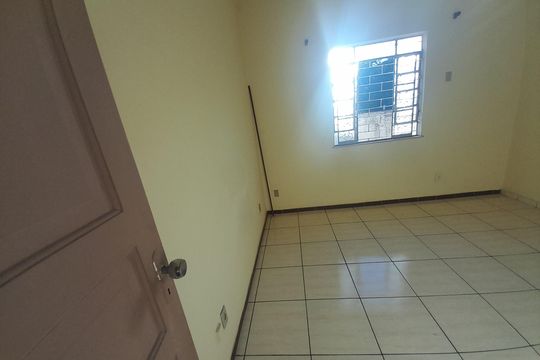 Casa de Condomínio para alugar com 3 quartos, 360m² em Santa Barbara, Niterói