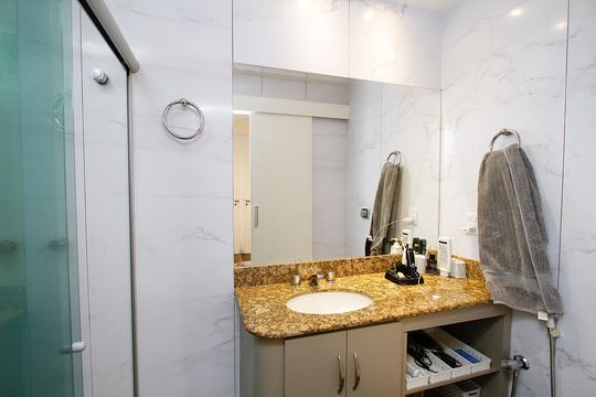 Banheiro do Quarto 4 de apartamento à venda com 4 quartos, 267m² em Buritis, Belo Horizonte