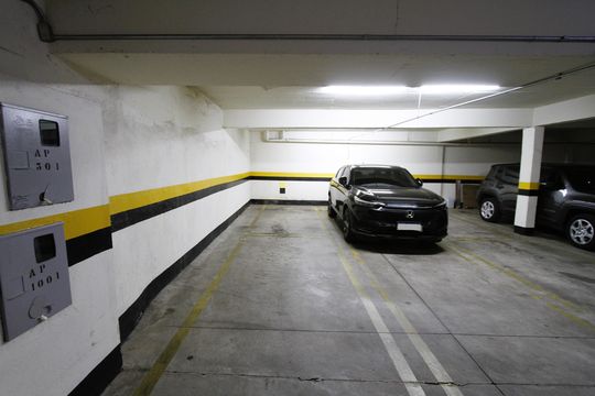 Garagem de apartamento à venda com 4 quartos, 267m² em Buritis, Belo Horizonte