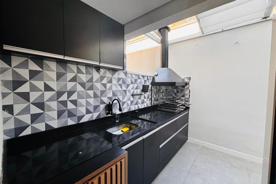 Área da churrasqueira de casa de condomínio à venda com 2 quartos, 85m² em Chácaras São Luís, Barueri