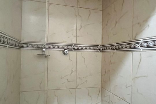 Banheiro - Suíte de casa para alugar com 3 quartos, 232m² em Vila Industrial (campinas), Campinas