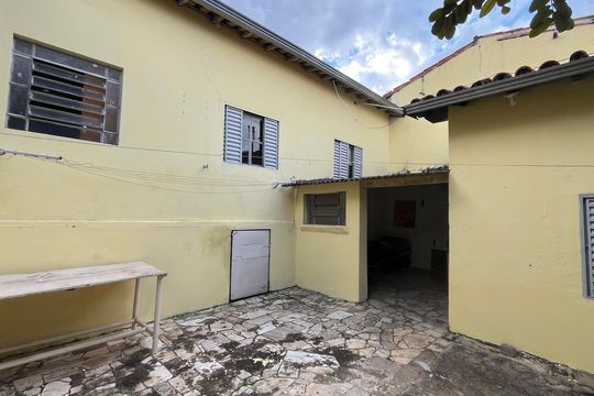 Área externa de casa para alugar com 3 quartos, 232m² em Vila Industrial (campinas), Campinas