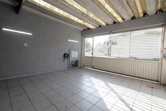 Garagem de casa à venda com 2 quartos, 190m² em Parque Novo Oratório, Santo André