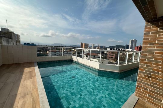 Área comum - Piscina de apartamento para alugar com 2 quartos, 112m² em Parque Bitaru, São Vicente