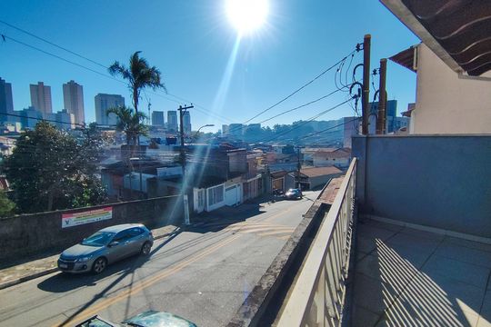 Sacada de casa à venda com 3 quartos, 285m² em Jaguaribe, Osasco