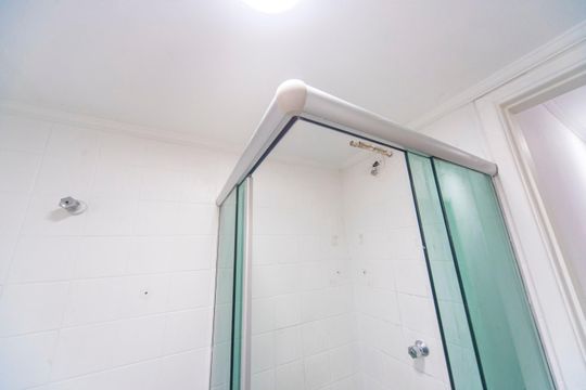 Banheiro de apartamento à venda com 2 quartos, 62m² em Vila Floresta, Santo André