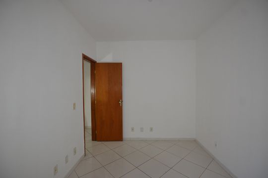 Quarto 2 de casa à venda com 2 quartos, 74m² em Vila Valqueire, Rio de Janeiro