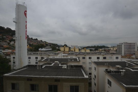 Vista do Quarto 1 de apartamento para alugar com 2 quartos, 72m² em Cascadura, Rio de Janeiro