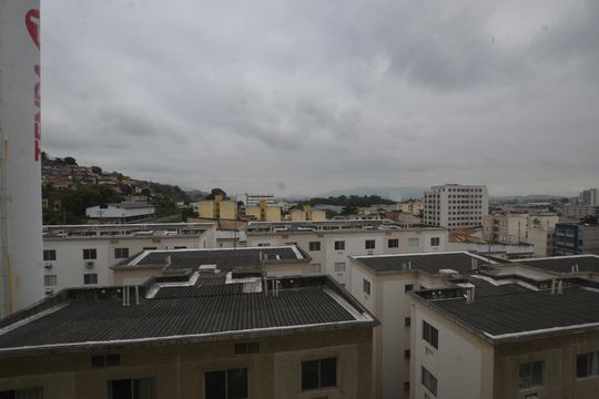 Vista do Quarto 2 de apartamento para alugar com 2 quartos, 72m² em Cascadura, Rio de Janeiro