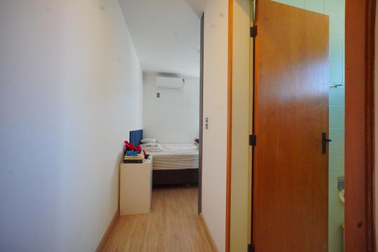 Suíte de apartamento para alugar com 2 quartos, 75m² em Itacorubi, Florianópolis