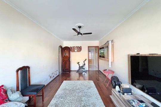 Sala de casa à venda com 3 quartos, 140m² em Jardim Santo Elias, São Paulo