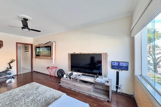 Casa à venda com 3 quartos, 140m² em Jardim Santo Elias, São Paulo