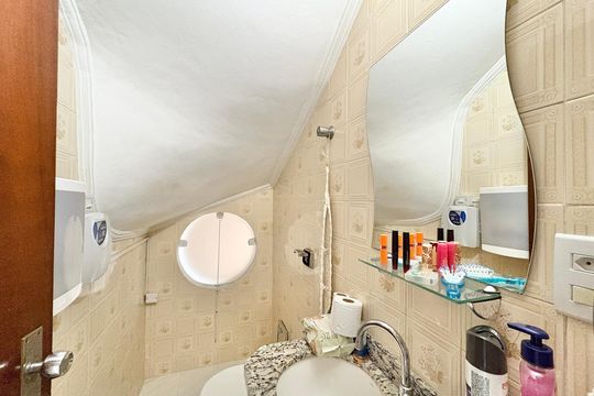 Lavabo de casa à venda com 3 quartos, 140m² em Jardim Santo Elias, São Paulo