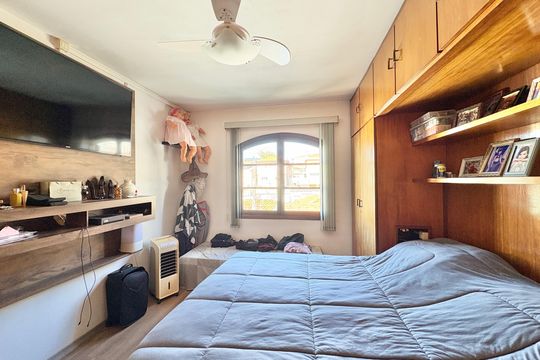 Suíte  de casa à venda com 3 quartos, 140m² em Jardim Santo Elias, São Paulo