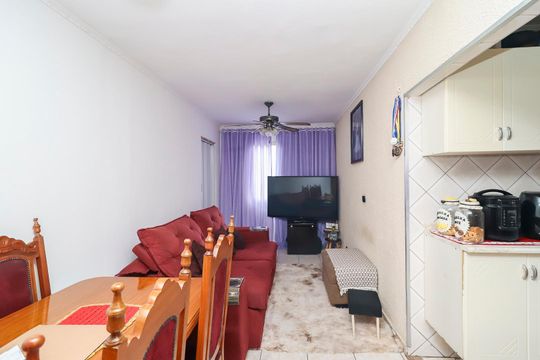 Sala de apartamento para alugar com 2 quartos, 64m² em Conjunto Residencial José Bonifácio, São Paulo