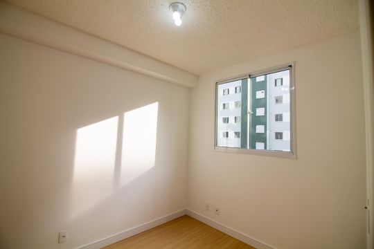 Quarto 2 de apartamento para alugar com 2 quartos, 36m² em Jardim São Luís, São Paulo