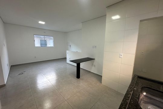Cozinha de casa para alugar com 2 quartos, 50m² em Vila Valenca, São Vicente