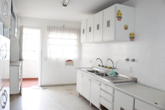 Cozinha de apartamento para alugar com 3 quartos, 130m² em Higienópolis, São Paulo