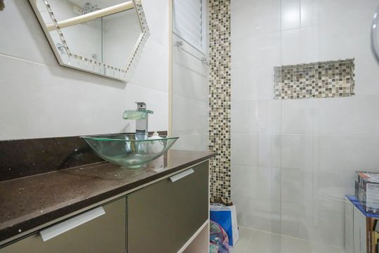 Banheiro de apartamento à venda com 2 quartos, 78m² em Santa Paula, São Caetano do Sul