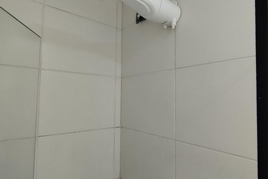 Banheiro - torneira de apartamento para alugar com 2 quartos, 32m² em Fongaro, São Paulo