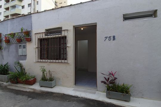 Fachada de casa de condomínio para alugar com 1 quarto, 70m² em Vila Nova Conceição, São Paulo