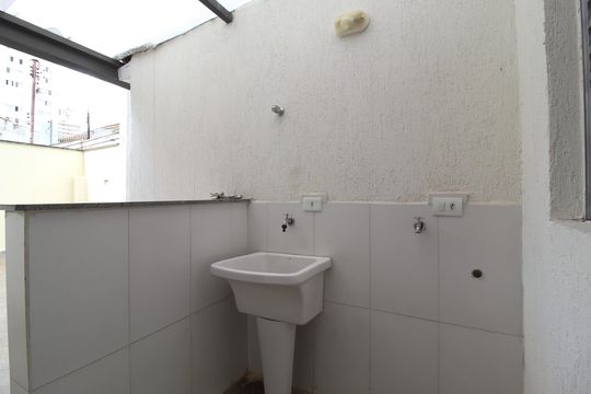 Área de Serviço de casa de condomínio para alugar com 2 quartos, 100m² em Vila Nova Conceição, São Paulo