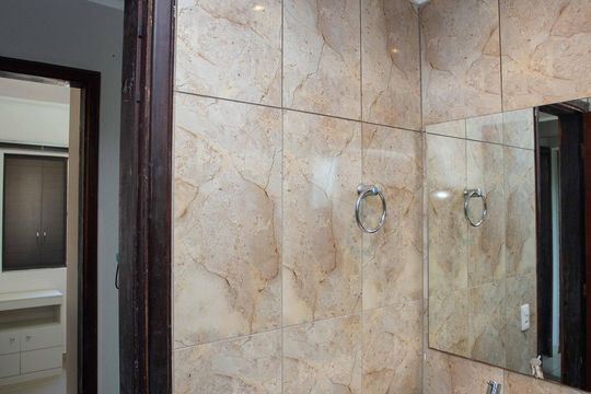 Banheiro de apartamento à venda com 3 quartos, 64m² em Centro, Diadema