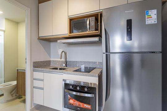 Cozinha de apartamento para alugar com 1 quarto, 27m² em Moema, São Paulo