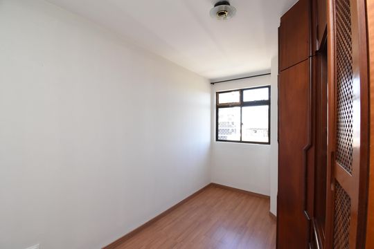 Quarto 2 de apartamento à venda com 2 quartos, 74m² em Bacacheri, Curitiba