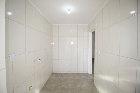 Cozinha de apartamento à venda com 3 quartos, 80m² em São Sebastião, Porto Alegre