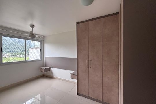 Quarto 1 de apartamento para alugar com 4 quartos, 144m² em Recreio dos Bandeirantes, Rio de Janeiro