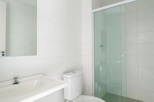 Banheiro de apartamento para alugar com 2 quartos, 42m² em Jardim Boa Vista (zona Oeste), Osasco