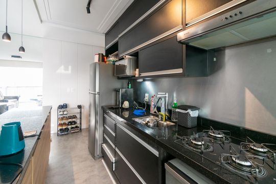 Cozinha de apartamento à venda com 2 quartos, 64m² em Campo Belo, São Paulo