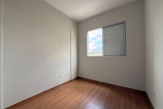 Quarto de apartamento para alugar com 3 quartos, 107m² em Jaqueline, Belo Horizonte