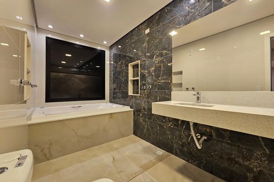 Banheiro de casa de condomínio à venda com 4 quartos, 330m² em Alphaville, Santana de Parnaíba