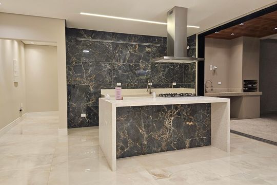 Cozinha de casa de condomínio à venda com 4 quartos, 330m² em Alphaville, Santana de Parnaíba