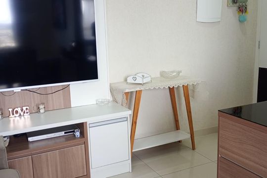 Sala de apartamento à venda com 2 quartos, 50m² em Dos Ortizes, Valinhos